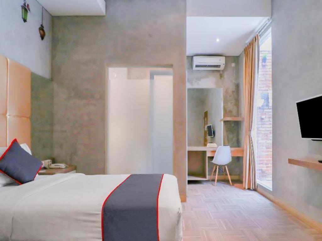 Collection O 31 The Batik Bed And Coffee Bandung Hotell Exteriör bild