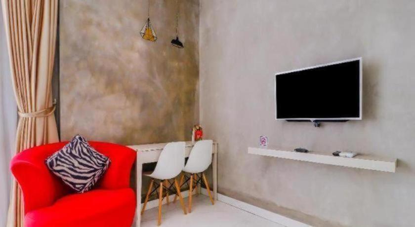 Collection O 31 The Batik Bed And Coffee Bandung Hotell Exteriör bild