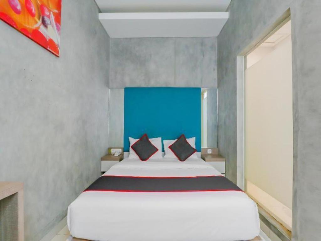 Collection O 31 The Batik Bed And Coffee Bandung Hotell Exteriör bild
